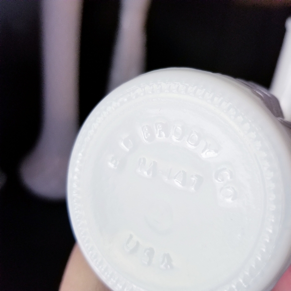 2 Milk Glass Tall Vases VTG Vintage Mid Century - Picture 8 of 8